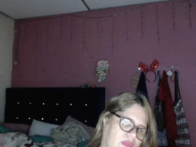 Live sex webcam photo for ElizabethTaylor8 #292055134