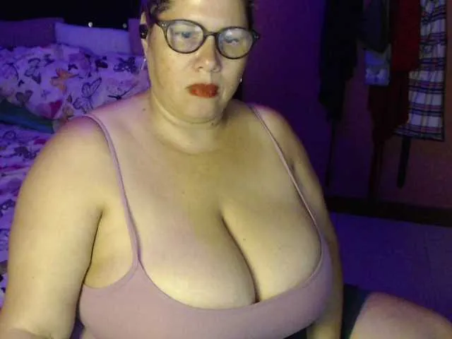 Live sex webcam photo for ElizabethTaylor8 #292067000