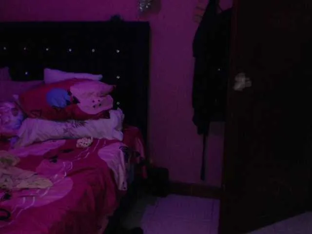 Live sex webcam photo for ElizabethTaylor8 #292114130