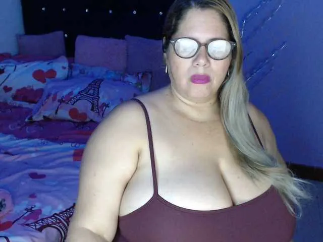 Live sex webcam photo for ElizabethTaylor8 #292347308