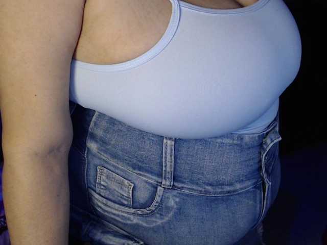 Live sex webcam photo for ElizabethTaylor8 #292354619