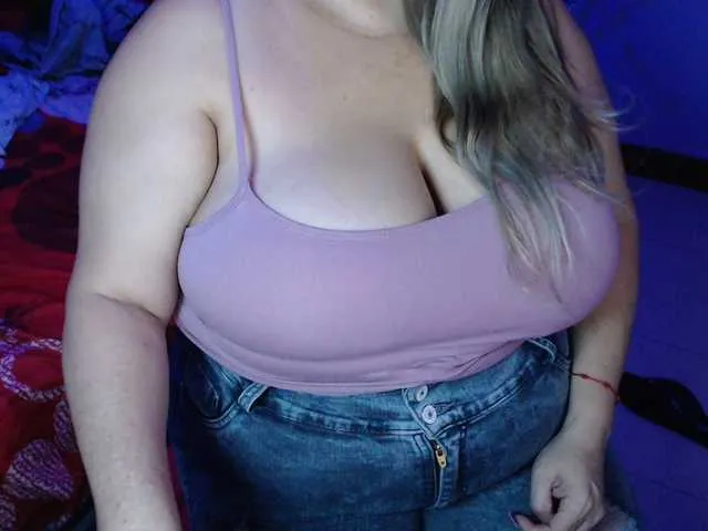 Live sex webcam photo for ElizabethTaylor8 #292382529