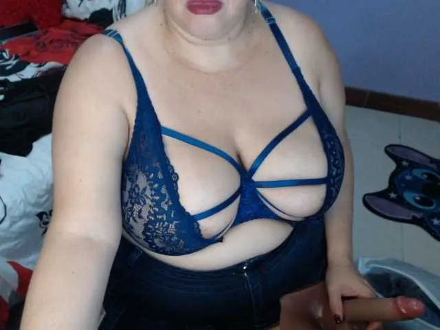 Live sex webcam photo for ElizabethTaylor8 #293770915