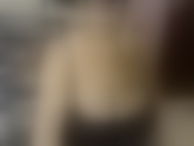 Live sex webcam photo for ElizabethTaylor8 #294176624