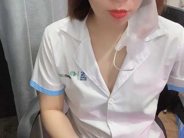 Live sex webcam photo for Elizaflower-To #276761631