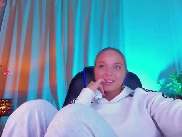 Live sex webcam photo for Ella-Adams #276558377