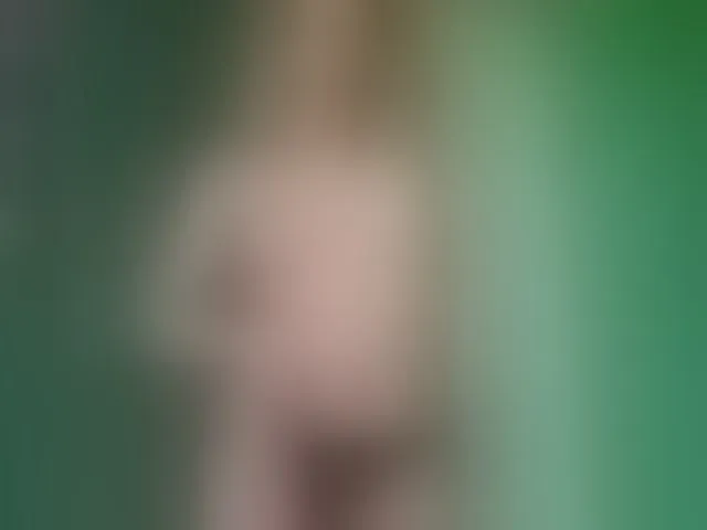 Live sex webcam photo for EllaAziana #292806266