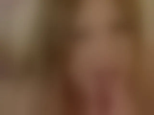 Live sex webcam photo for EllaAziana #293461185