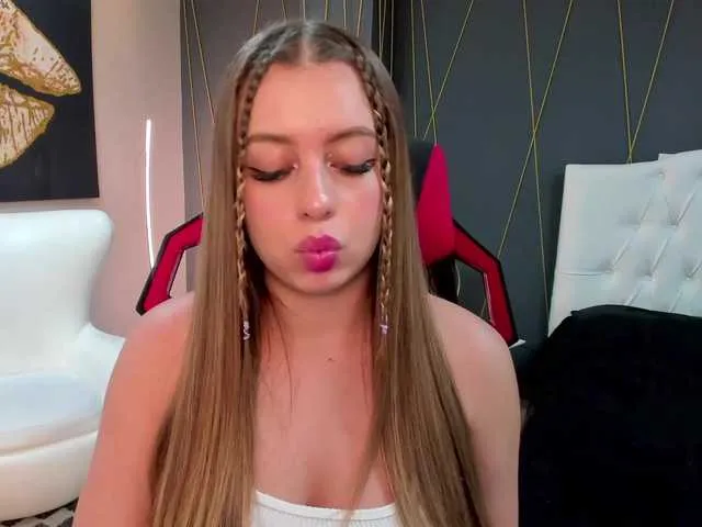 Live sex webcam photo for EllaClark #287991744