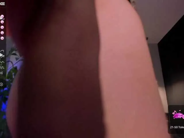 Live sex webcam photo for EllaClark #287991819
