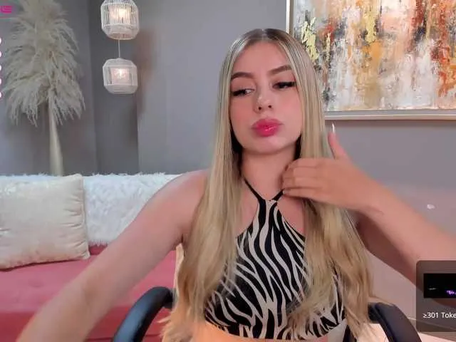 Live sex webcam photo for EllaClark #287991858