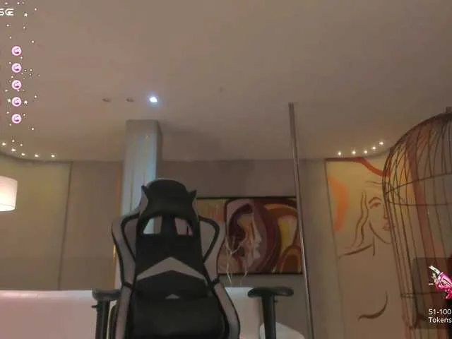 Live sex webcam photo for EllaClark #287991913