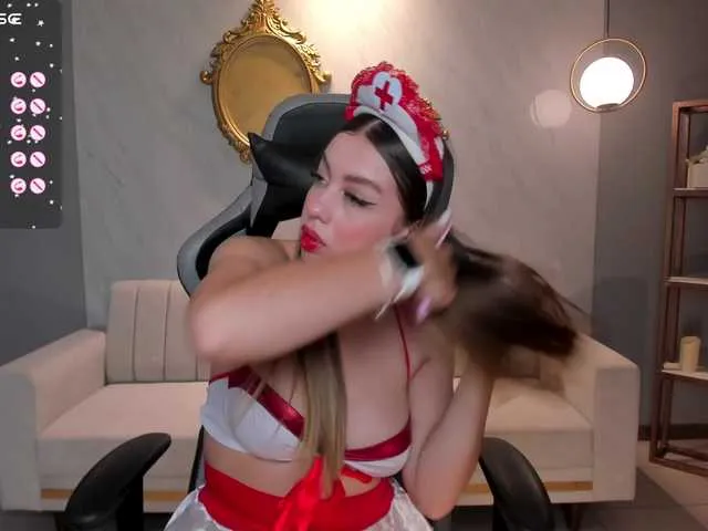 Live sex webcam photo for EllaClark #287991947