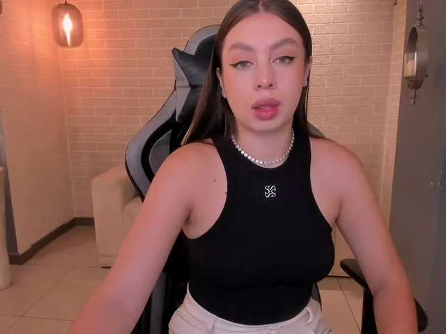 Live sex webcam photo for EllaClark #291563416