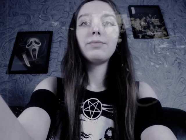 Live sex webcam photo for EllaDark #272596352