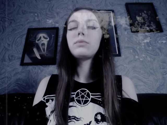 Live sex webcam photo for EllaDark #272723535