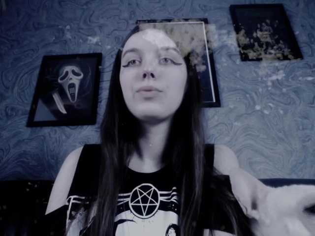 Live sex webcam photo for EllaDark #272754988