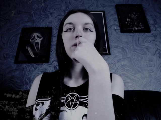 Live sex webcam photo for EllaDark #272979631