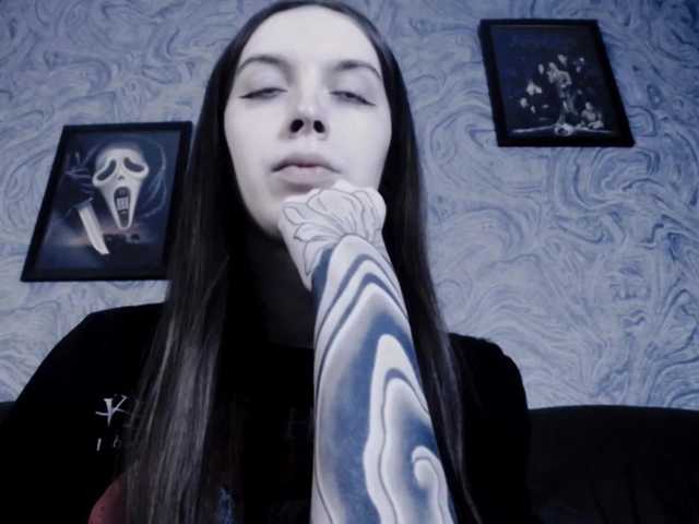 Live sex webcam photo for EllaDark #276327880