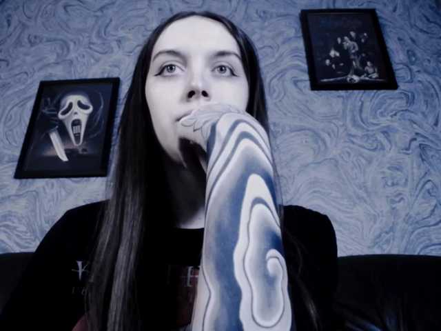 Live sex webcam photo for EllaDark #276475674