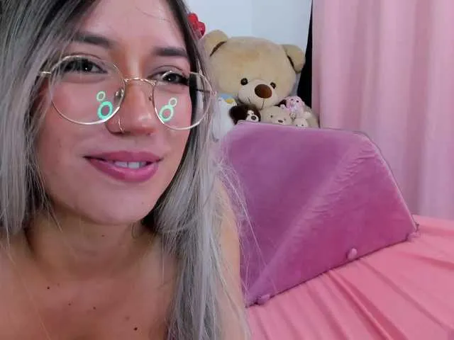 Live sex webcam photo for EllaDavs #290406190