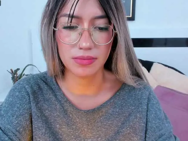 Live sex webcam photo for EllaDavs #291013488