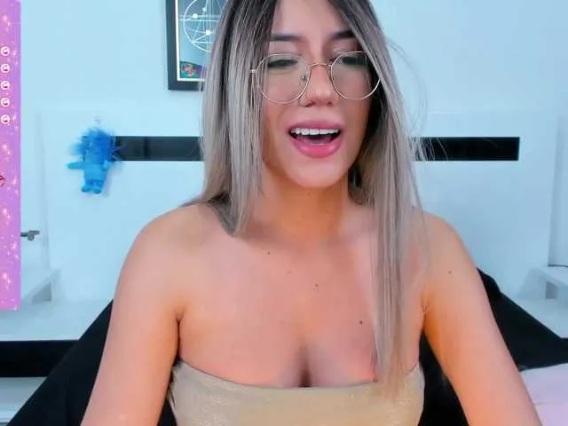 Live sex webcam photo for EllaDavs #291344806