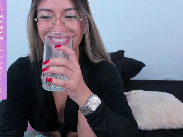 Live sex webcam photo for EllaDavs #291675711