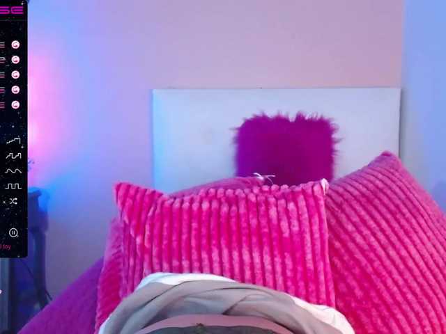 Live sex webcam photo for EllaKS #272447221