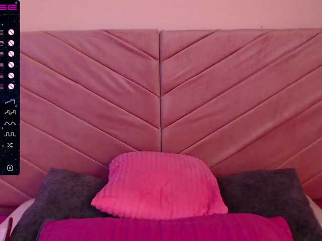 Live sex webcam photo for EllaKS #273324859