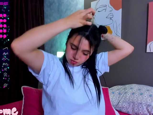 Live sex webcam photo for EllaKS #273850364