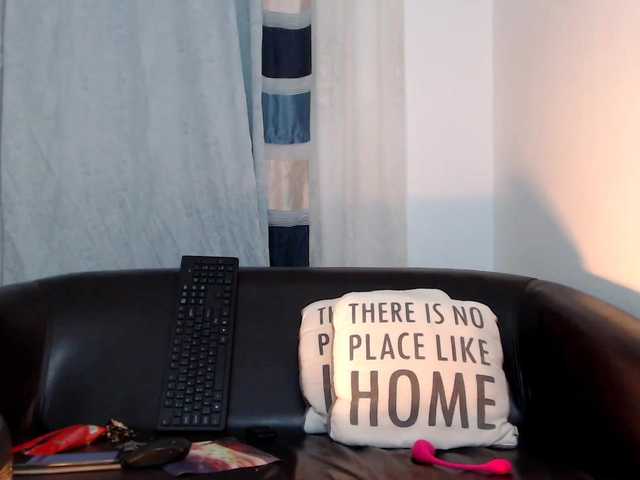 Live sex webcam photo for EllaRose29 #271686217