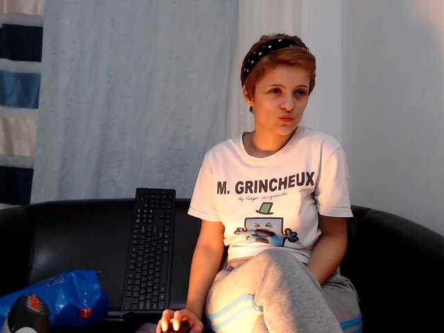 Live sex webcam photo for EllaRose29 #271898993