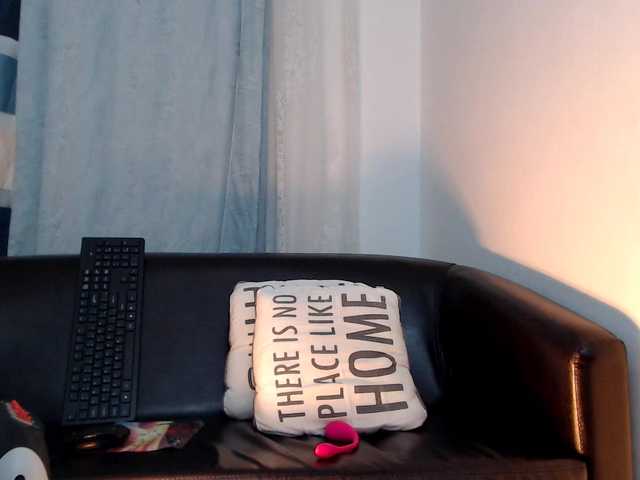 Live sex webcam photo for EllaRose29 #272125566