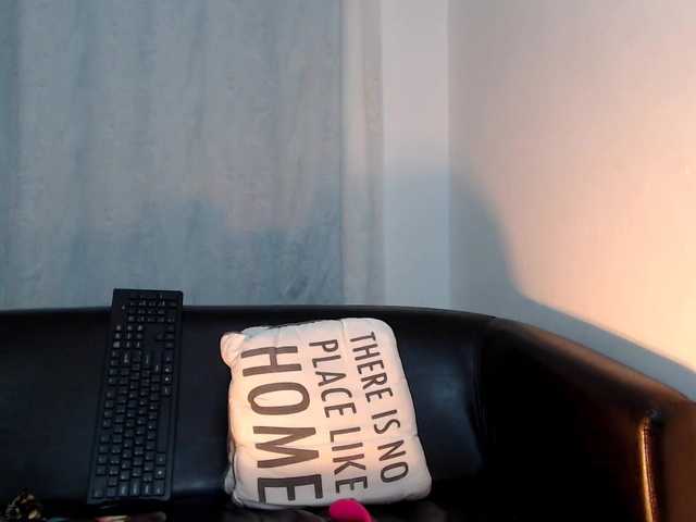 Live sex webcam photo for EllaRose29 #272193100