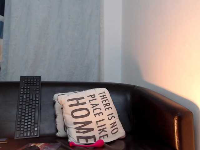 Live sex webcam photo for EllaRose29 #272439802