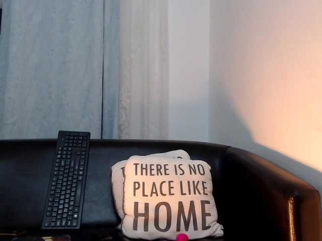 Live sex webcam photo for EllaRose29 #272467137