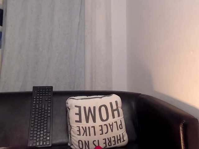 Live sex webcam photo for EllaRose29 #272688455