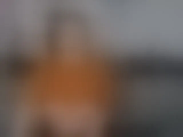 Live sex webcam photo for EllaSwan #293258652