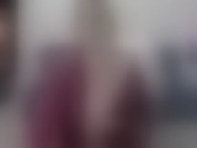 Live sex webcam photo for EllaSwan #293680129