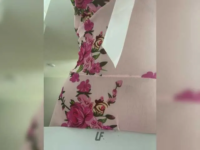 Live sex webcam photo for EllaThorne #292103652