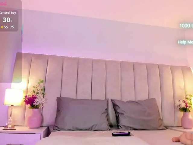 Live sex webcam photo for EllaThorne #292345020