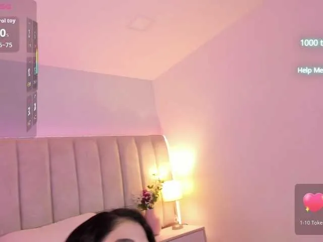 Live sex webcam photo for EllaThorne #292359044