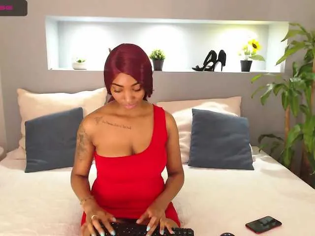 Live sex webcam photo for Ellajacobs #272357092