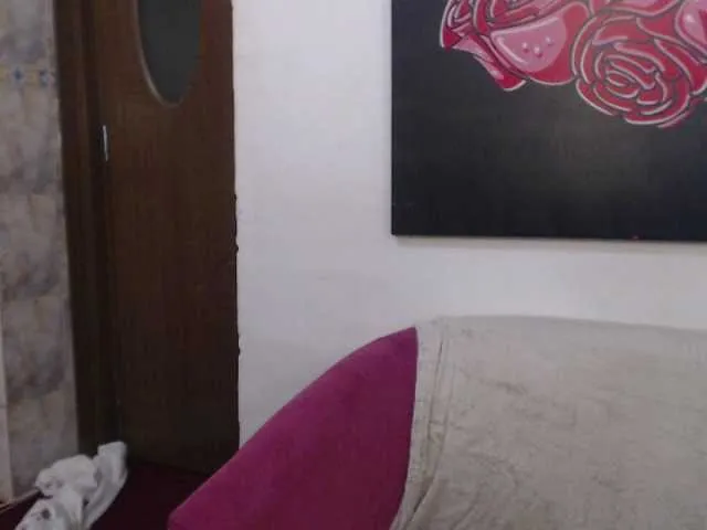 Live sex webcam photo for Elle-Dior #275469440