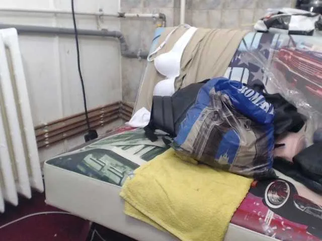 Live sex webcam photo for Elle-Dior #275708324