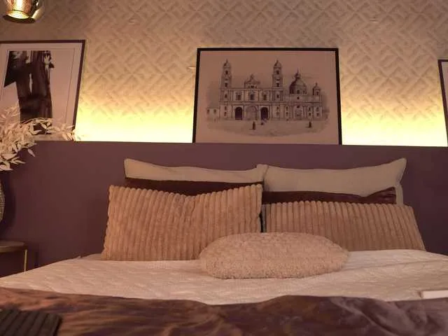 Live sex webcam photo for ElleDiane #290713381