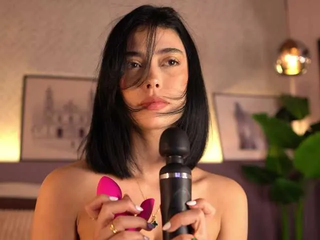 Live sex webcam photo for ElleDiane #290720944