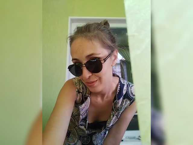 Live sex webcam photo for EllenLaAngel #284153939