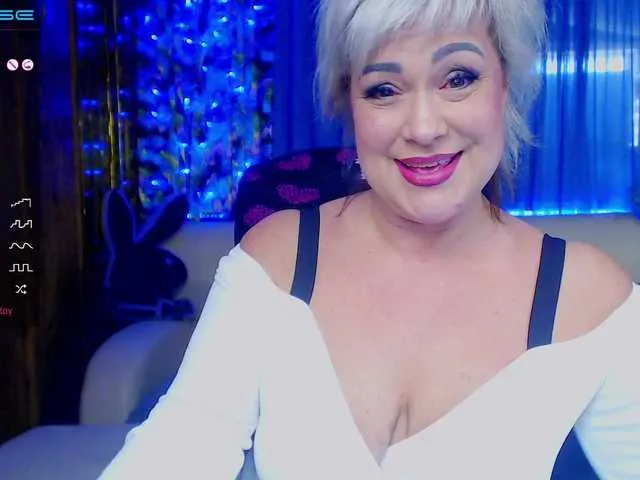 Live sex webcam photo for EllenRiplley #277658296